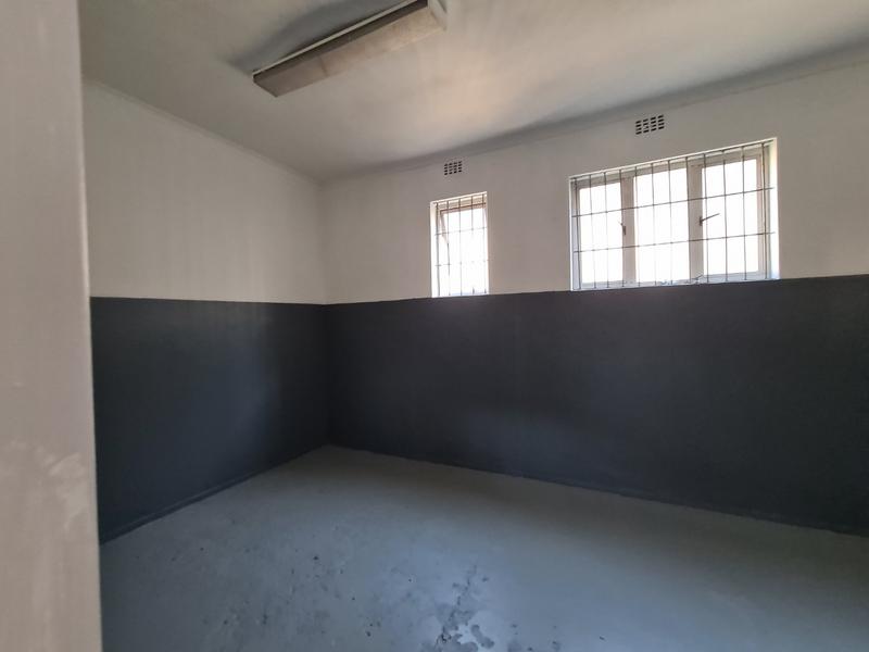 To Let commercial Property for Rent in Paarden Eiland Western Cape
